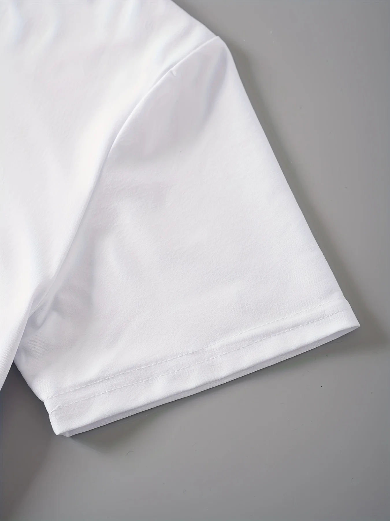 Koszulka damska z krótkim rękawem i okrągłym dekoltem z nadrukiem flagi amerykańskiej na Dzień Niepodległości, na lato i wiosnę.