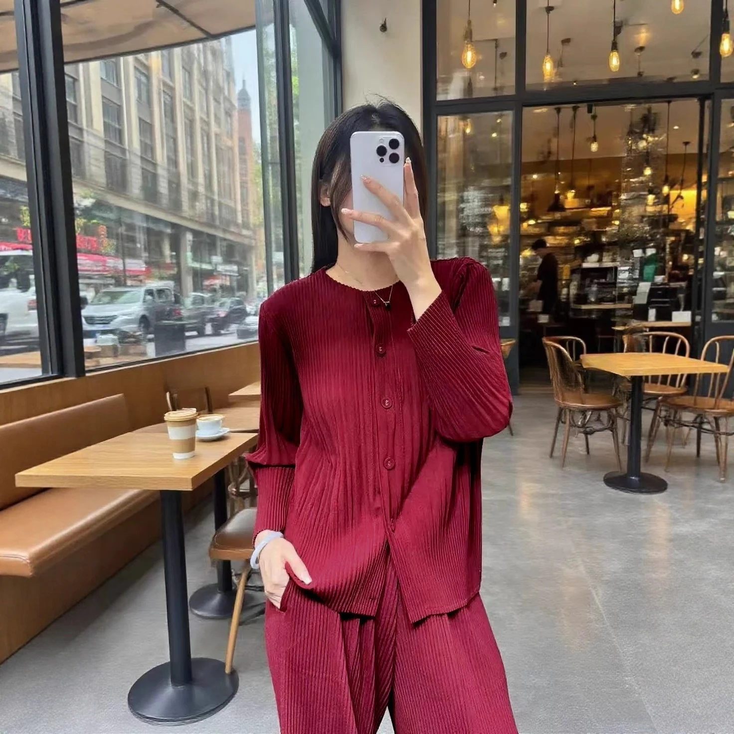 

Miyake Pleats 2025 Japanese Minimalist Pleated Two-Piece Set Round-Neck Long-Sleeved Jacket Top with Trousers Casual Suit