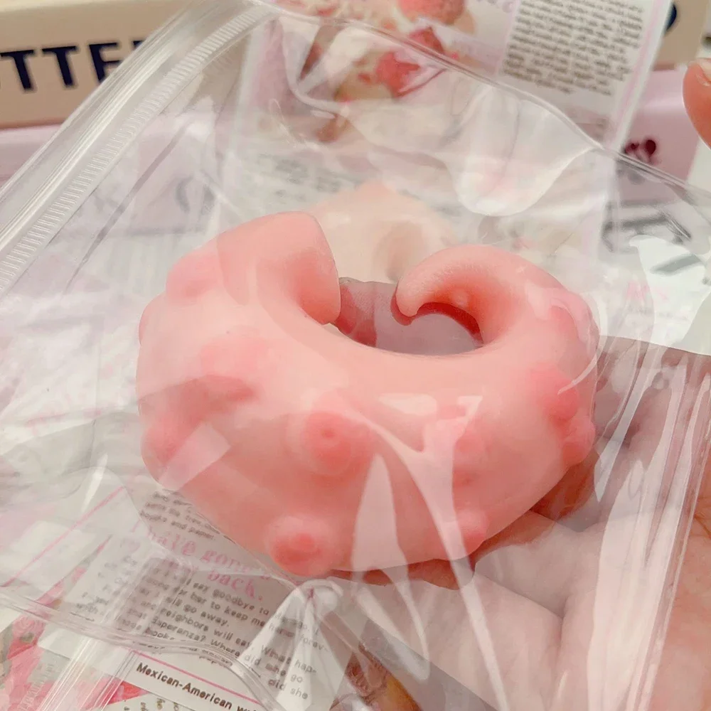 مخالب الأخطبوط الوردي ألعاب من السيليكون محاكاة ألعاب ديكور سطح المكتب انتعاش بطيء قلادة زخرفية فائقة النعومة قابلة للغسل