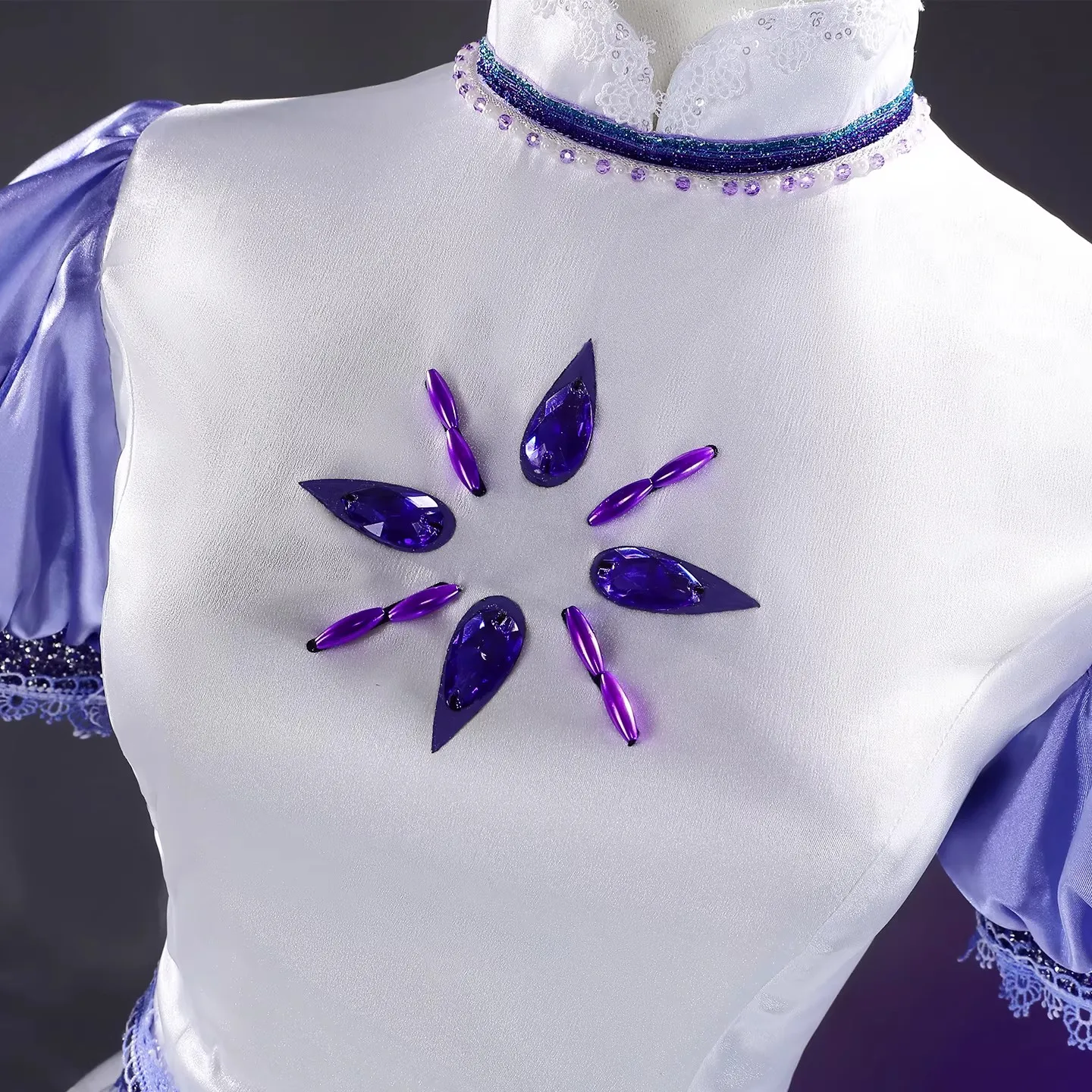 アニメエミリーコスプレ衣装ウィッグ制服ハロウィンカーニバルパ - Women'S Accessories Clothing のレビューと価格