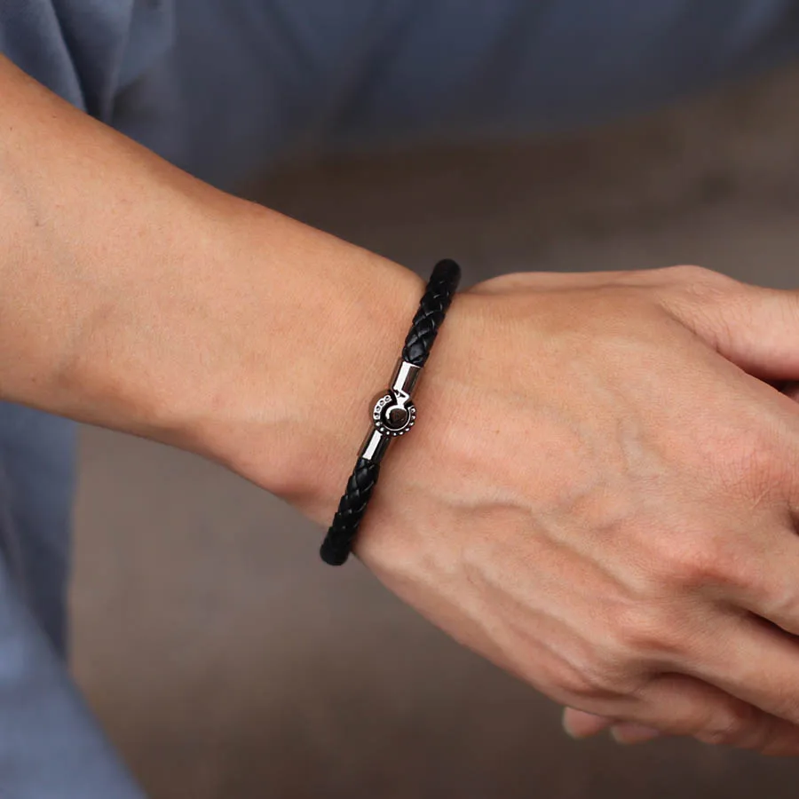 Minimalistisches magnetisches Lederarmband für Männer, lässige Accessoires, anpassbare Größe, schwarzer Armreif, Pulsera Hombre Hiphop Rock Joias – Detail 4