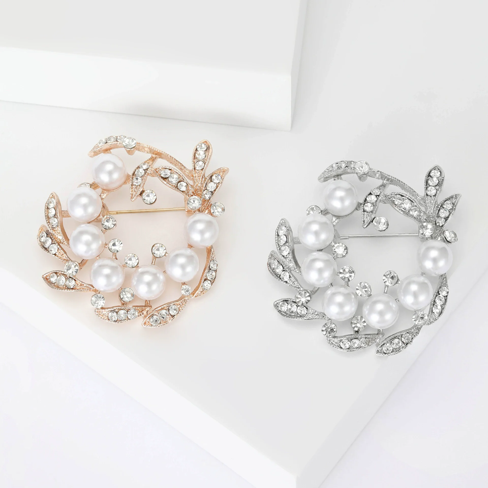 المصنع مباشرة كريستال ديامانتي واللؤلؤ المقلد زهرة مجوهرات بروش دبابيس لتقوم بها بنفسك باقات الزفاف БOLLСыДКور