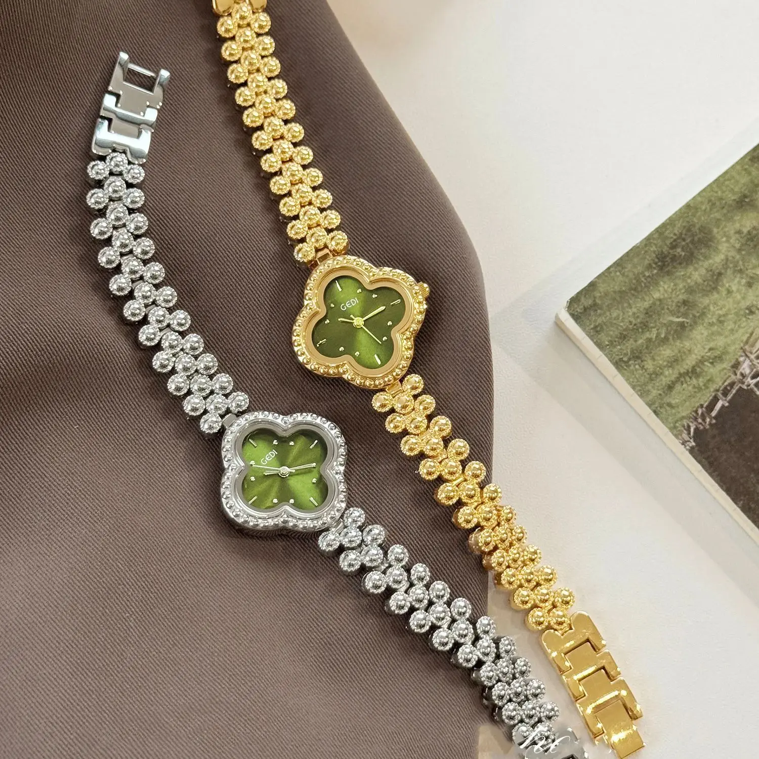 Jam Tangan Mewah Modis untuk Wanita, Jam Tangan Gelang Bermotif Bunga, Jam Tangan Kuarsa Tahan Air yang Indah, Hadiah untuk Wanita