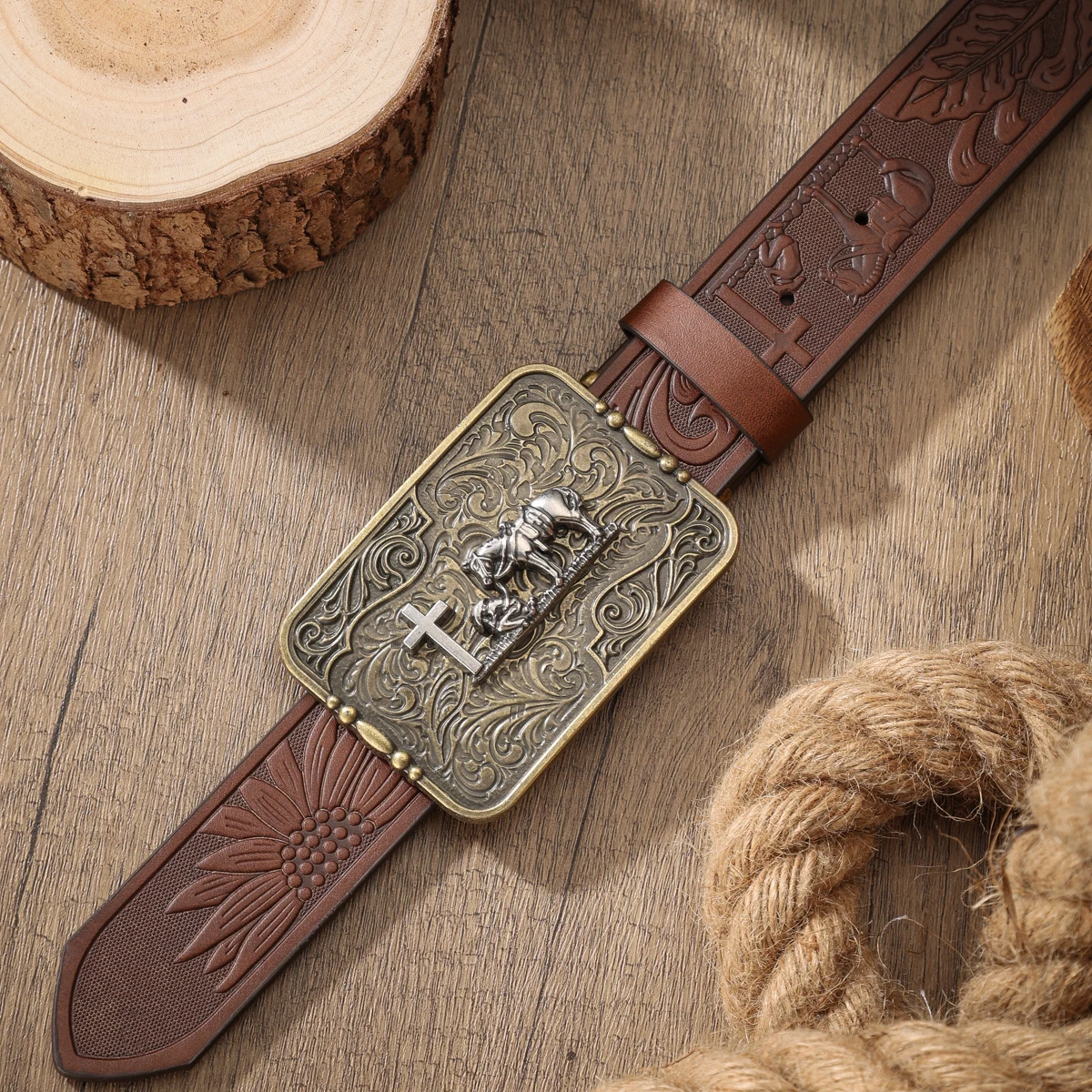 A PU Belt Suitable for Both Men and Women, Combining the Style of Western Denim and Retro, Is Perfect for Daily Casual Outings
