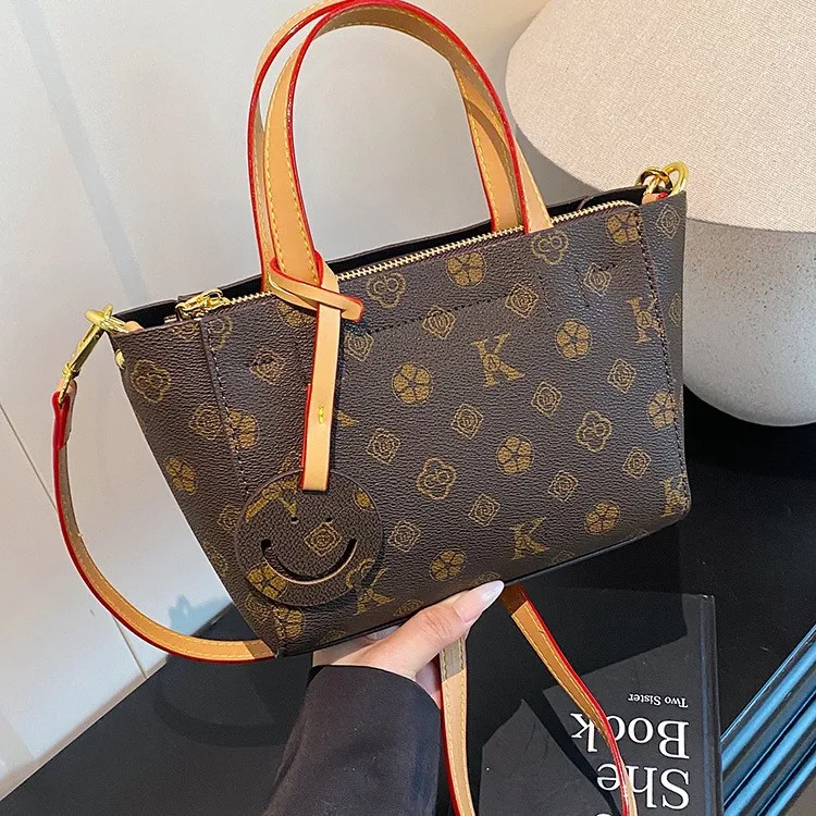 

Сумка-тоут с монограммой 2025 года, винтажная женская сумка через плечо, текстурированная сумка через плечо, универсальная модная сумка с верхней ручкой ​