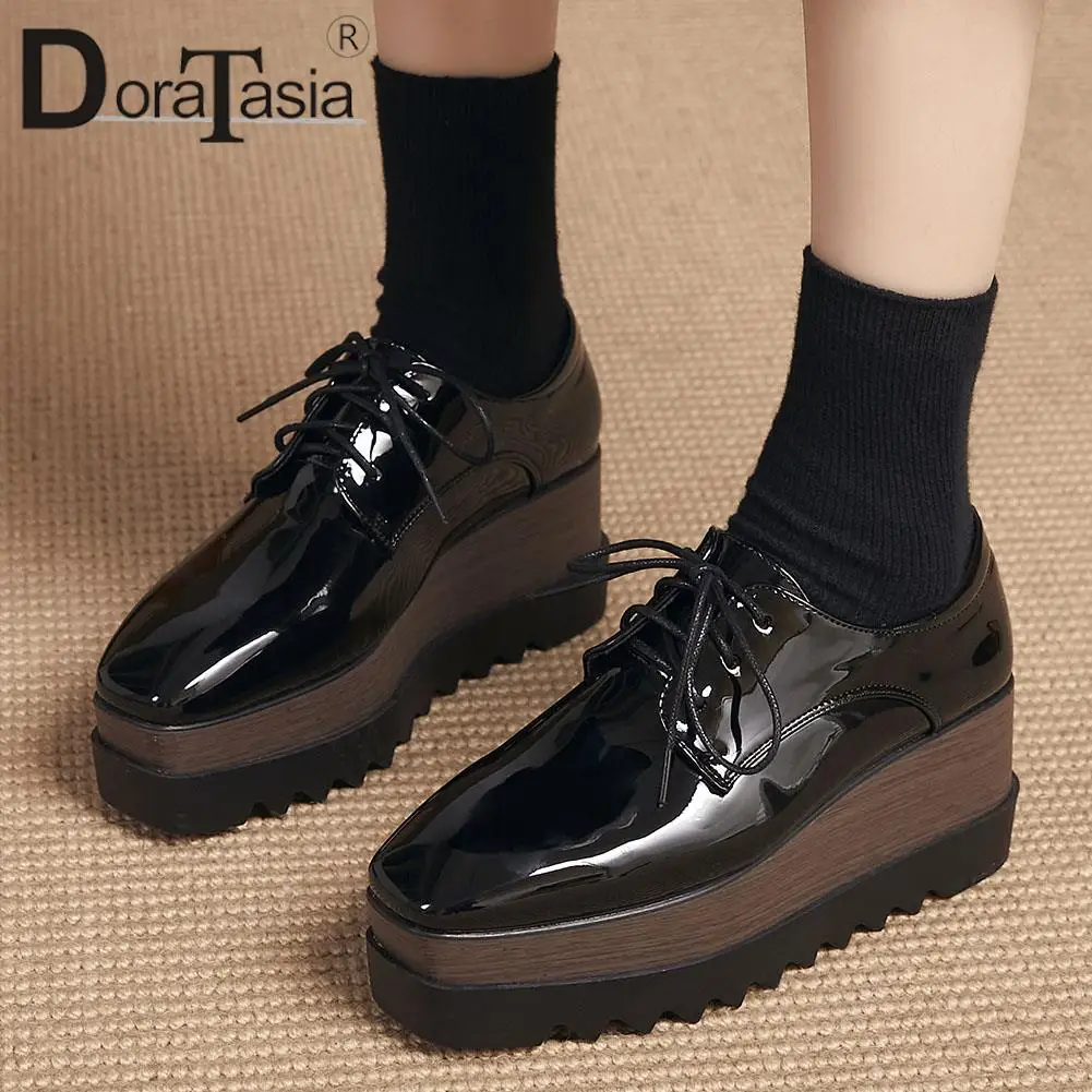 Brand New Ladies Solid Flat Platform Flats Fashion Buckle Girls Leisure Square Toe Women Flats Casual Spring Autumn Woman Shoes