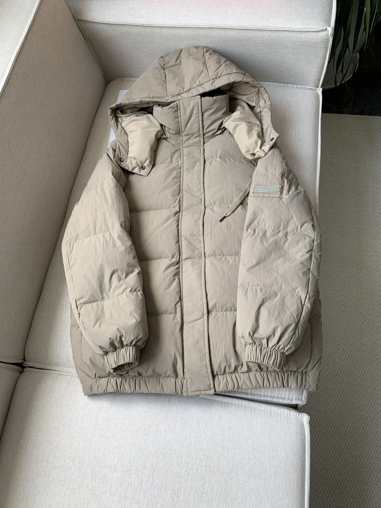 

High Quality 90 White Goose Down Hooded Down Jacket With Split Beading Fashionable Thick Warm Coat