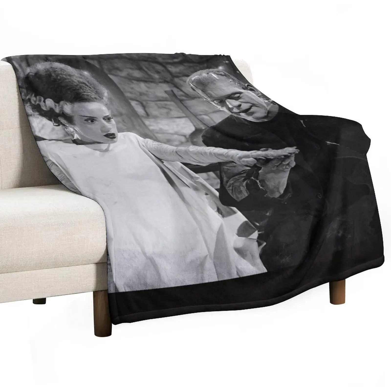 Retro Frankenstein and his Bride Throw Blanket Warm Picnic for winter Single Blankets For Baby Decorative Sofa Blankets