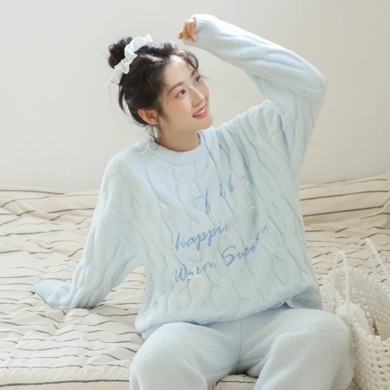 ensemble-de-vetements-d'interieur-confortables-pour-femmes-en-polaire-epaisse-doux-pour-la-peau-style-coreen-tendance-ideal-pour-l'automne-et-l'hiver