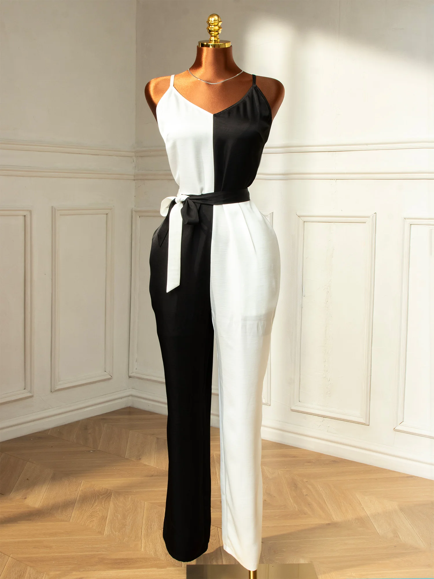 New Women V-neck Sleeveless Jumpsuit Adjustable Spaghetti Straps Loose Casual Office Party Daily Wear Rompers with Belt