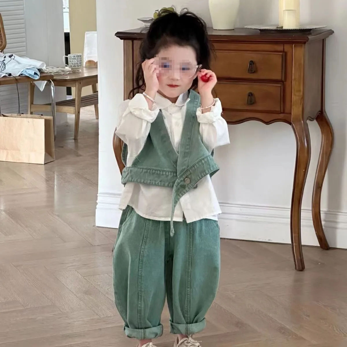 

Girls Suits 2024 Spring New Washed Jeans Girls Western Style Denim Vest Radish Pants Three-piece Set Clothes Simple Casual