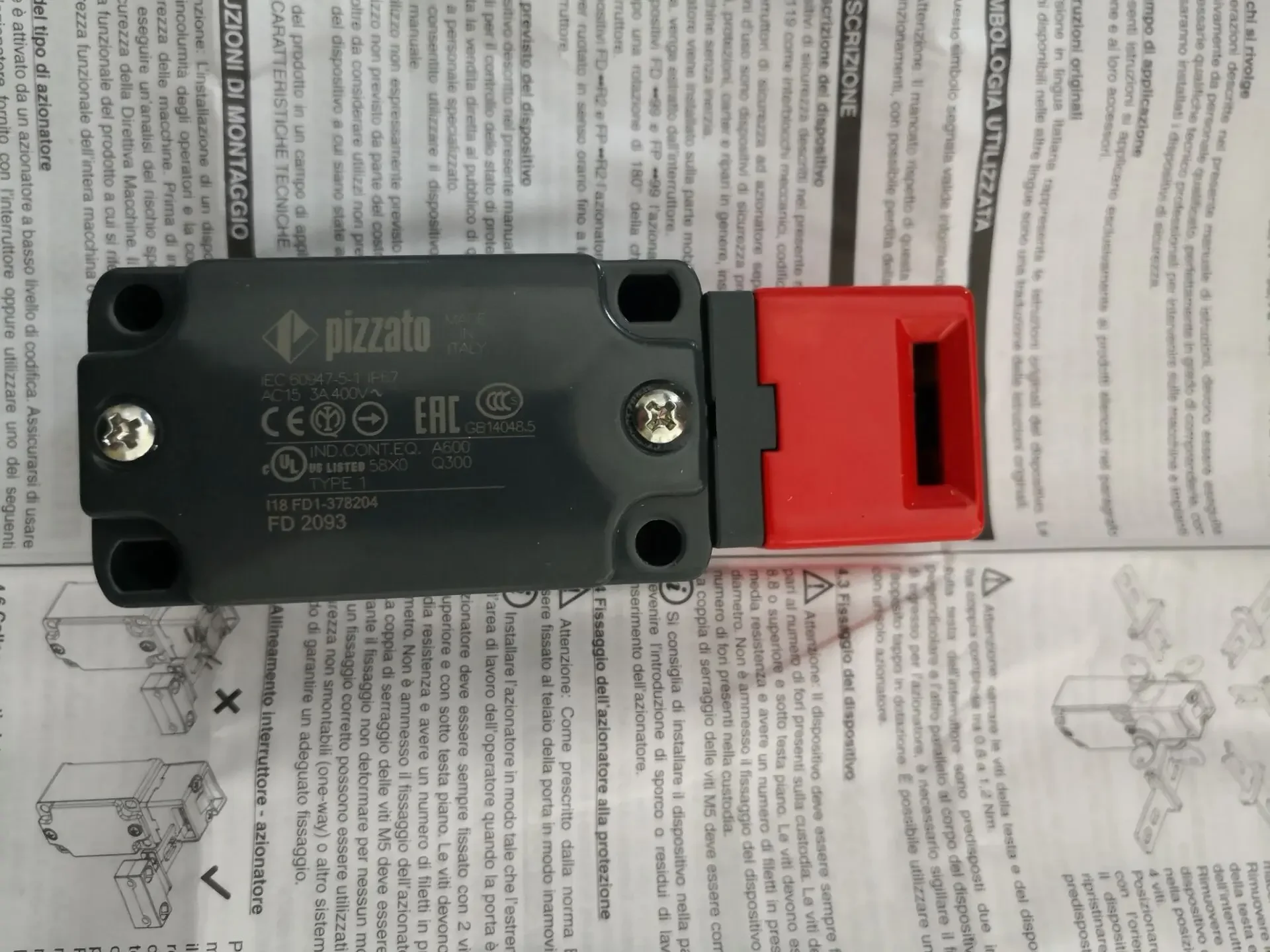 New Original Pizzato VF-S13AP-301 security door switch FD 2093 supporting security handle