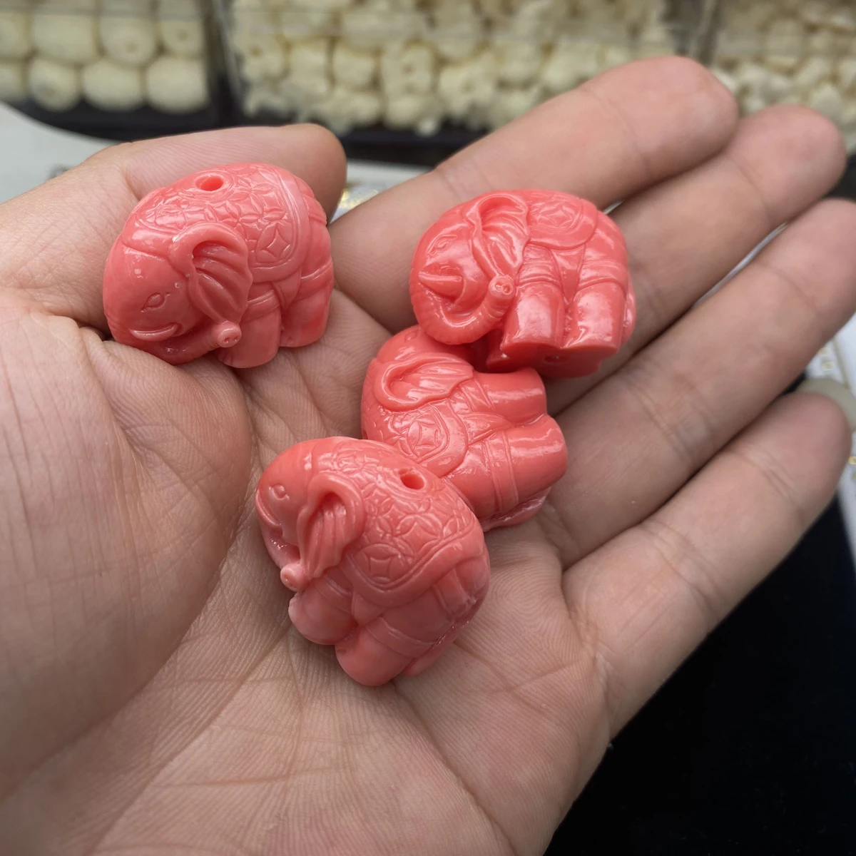 2pcs 23x28mm Elephant-shaped Through-Hole Beads Natural Shell Semi-finished Beads for Jewelry Making DIY Necklaces Bracelets