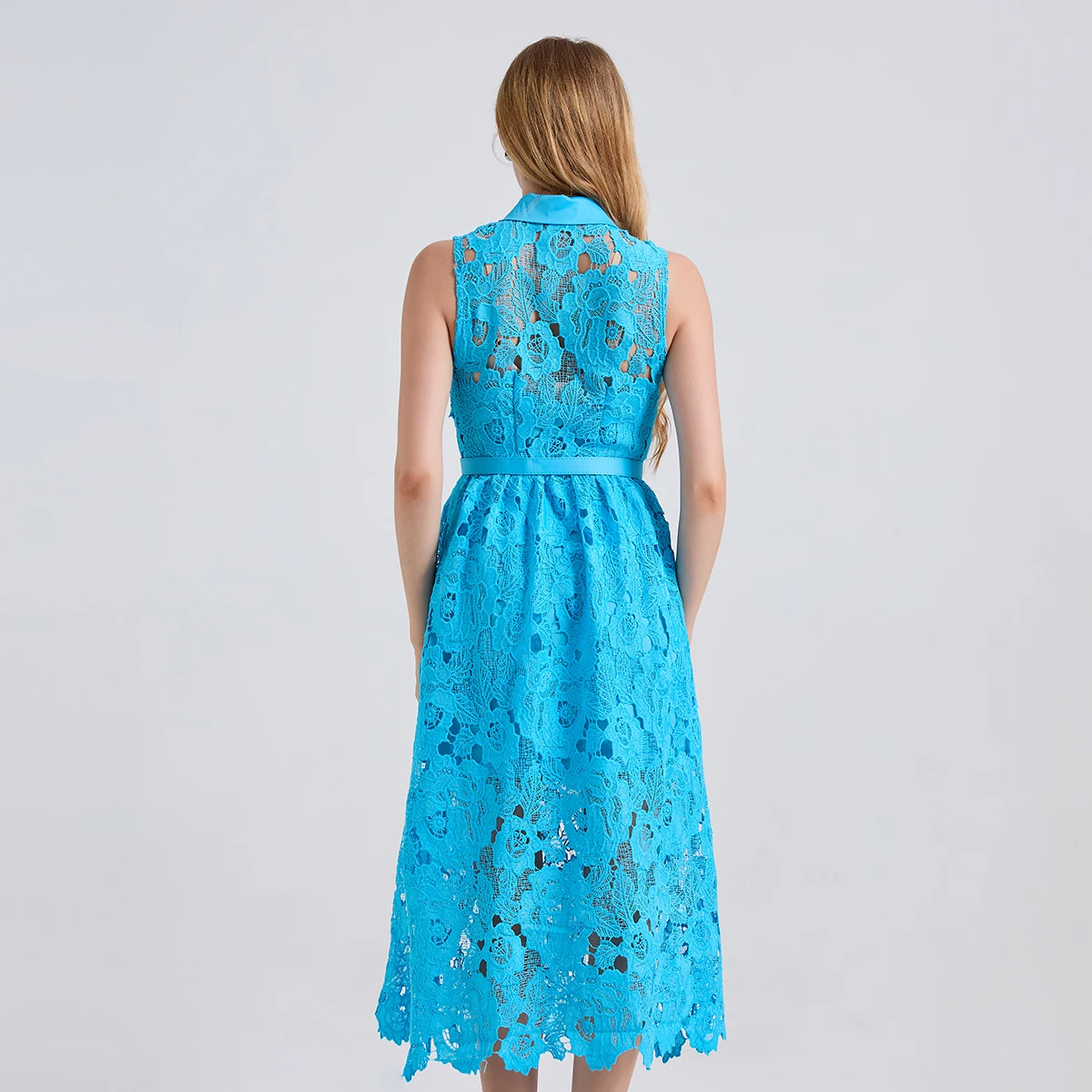 夏の成熟した女性の服レースシャツ襟ハイウエストノースリーブドレス締め付けウエストとダイヤモンドバックル A ラインドレス