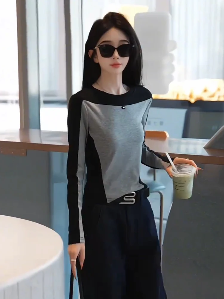 تي شيرت نسائي عصري بأكمام طويلة بألوان متباينة لربيع وخريف 2026، تصميم أمريكي رياضي راقي جديد، قميص كوري أنيق ضيق