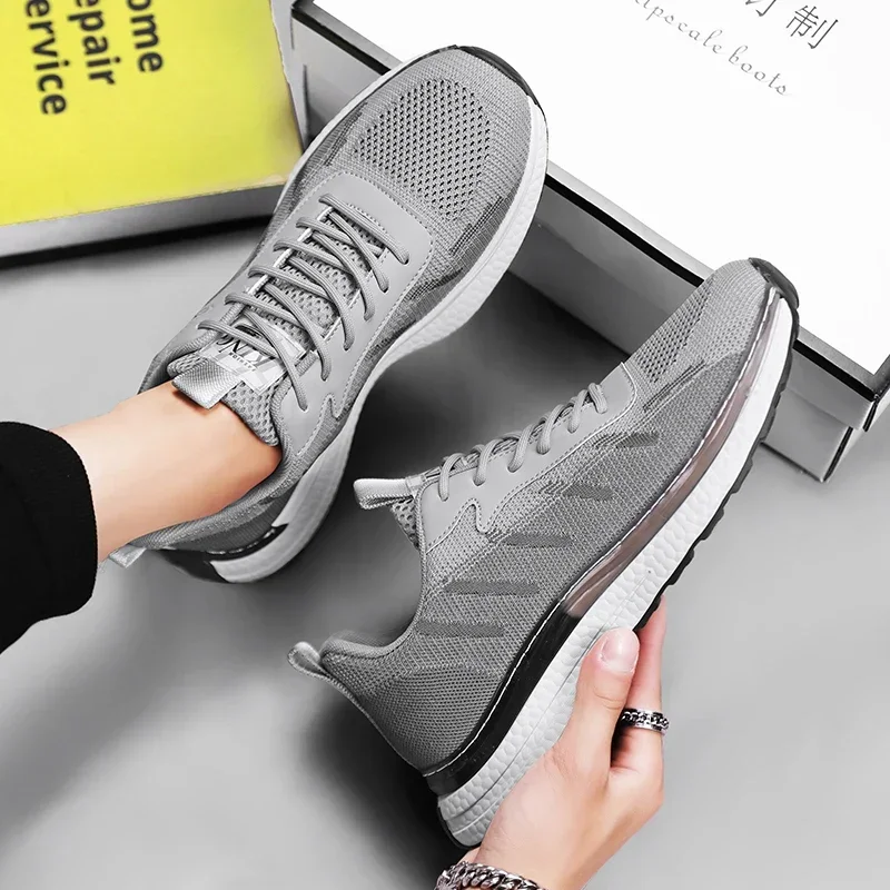 

Lightweight Casual Sports Shoes with Breathable Rubber Soft Soles and Anti-slip Lace-up, Featuring A Woven Mesh Surface