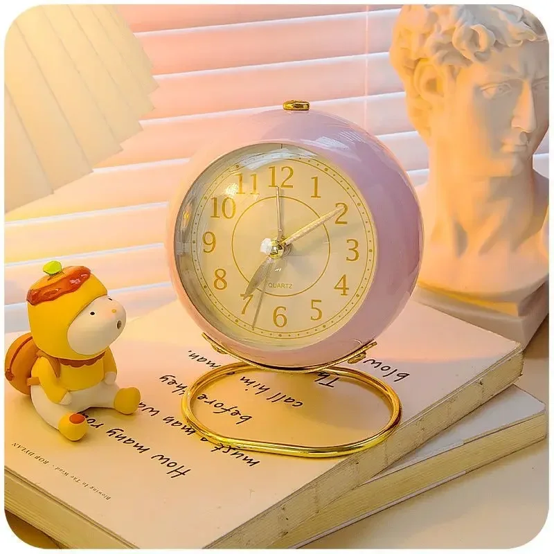 

Table Clock Nordic Minimalist Clock Retro Style Metal Alarm Clock Round Desktop Bedside Creative Silent Desktop Decoration