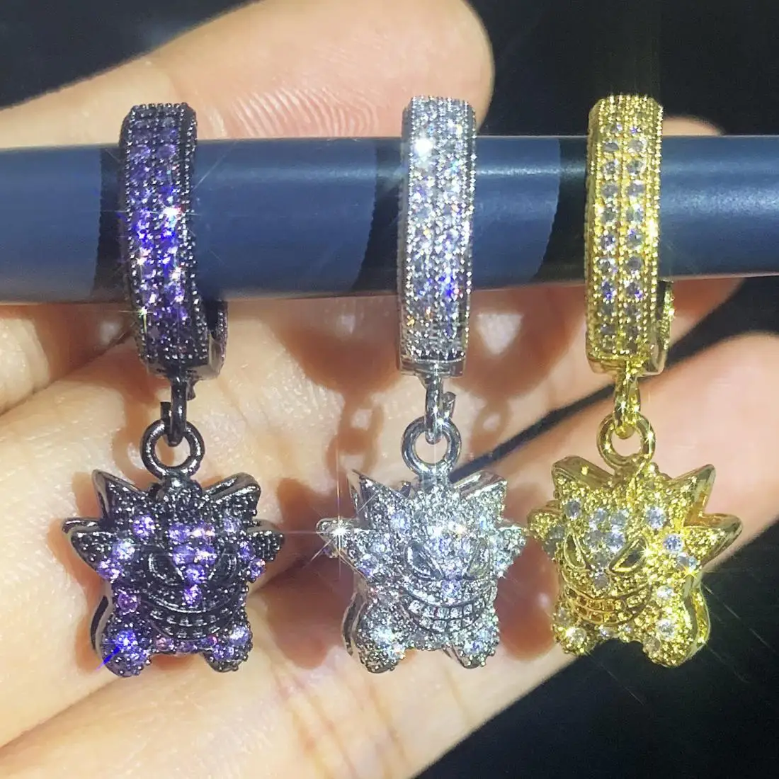 Boucles d'oreilles Pokémon Gengar, clous d'oreilles tendance et élégants, style couple unisexe, un cadeau attentionné pour votre partenaire