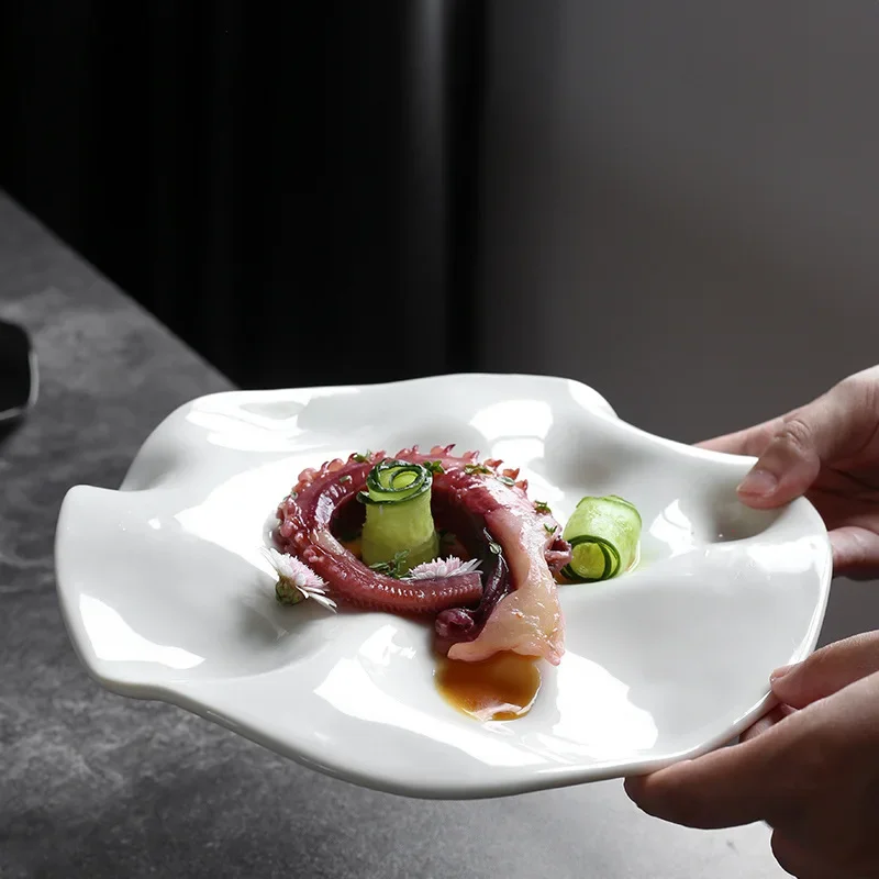 

Creative Special-shaped Ceramic Western Plate Display Tray French Restaurant Cake Irregular Lotus Leaf Plate Pastry Heart Plate