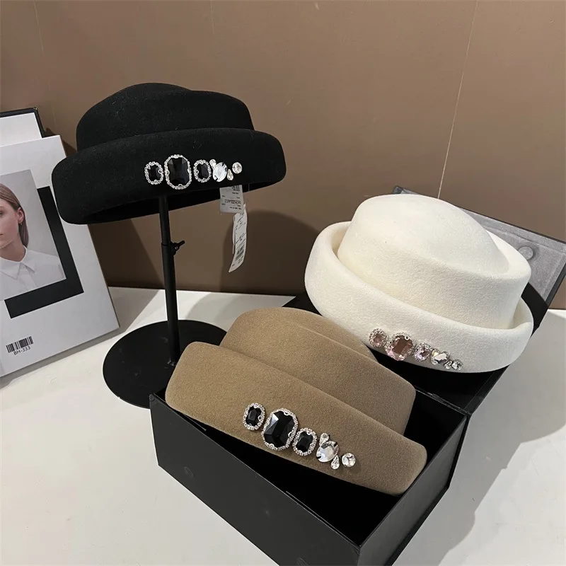 

Elegant Ladies 100% Wool Thick Pillbox Fedoras Women Diamonds Rivet Bucket Hat Fashion Women SPring Winter Woolen Beret Hat Cap