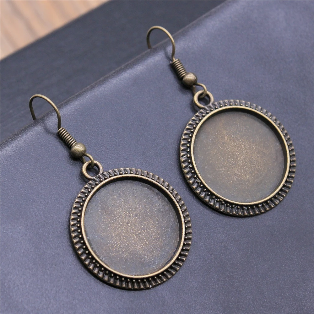 Vintage 2 Colors 16mm 20mm Round Simple Style Cameo Cabochon Pendant Base Setting Drop Earrings For Earring Making
