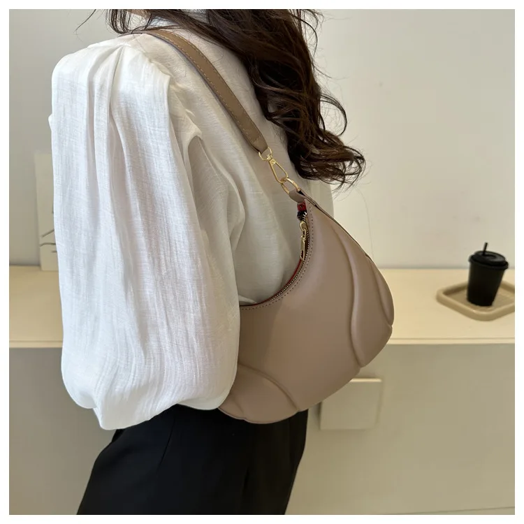 Bolsa de ombro de couro PU retrô para mulheres, bolsas simples, bolsa axilar para senhoras, Hobos Saddle Crescent Chic Bag, cor sólida, designer