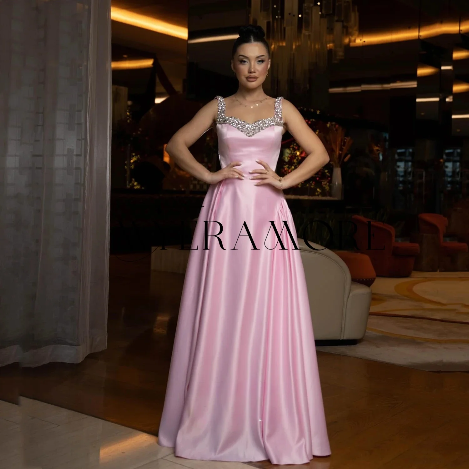 Wunderschöne rosa Perlen-Abendkleider, quadratischer Ausschnitt, A-Linie, Falten-Abschlussballkleider, maßgeschneidert