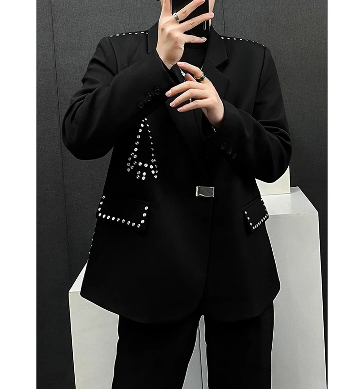 الرجال 2025 الخريف جديد برشام مشبك معدني تصميم البدلة الستر الرجال الموضة تنوعا فضفاض أنيق شخصية السترة الستر