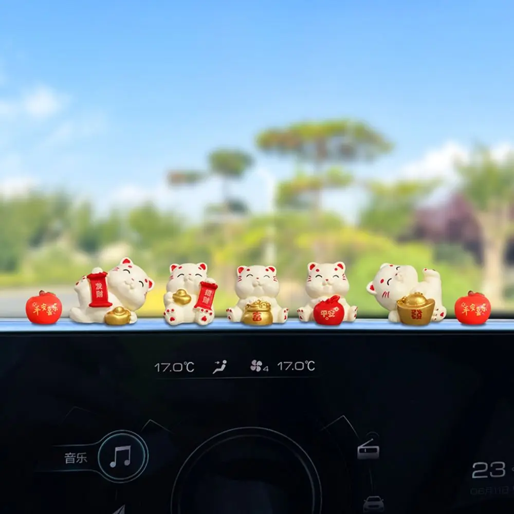 Gifts Japanese Lucky Cat Figurines Cute Creative Wealth Fortune Sculpture Kawaii New Year Car Ornaments Home