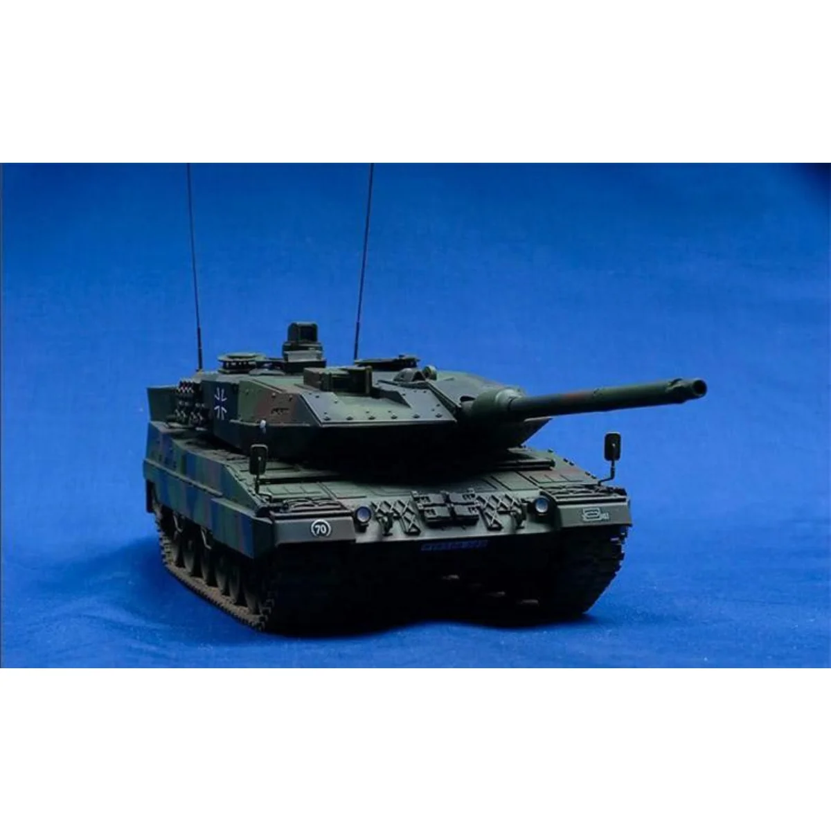 Hobbyboss Model Kit  82403 1/35 German Leopard 2 A6EX