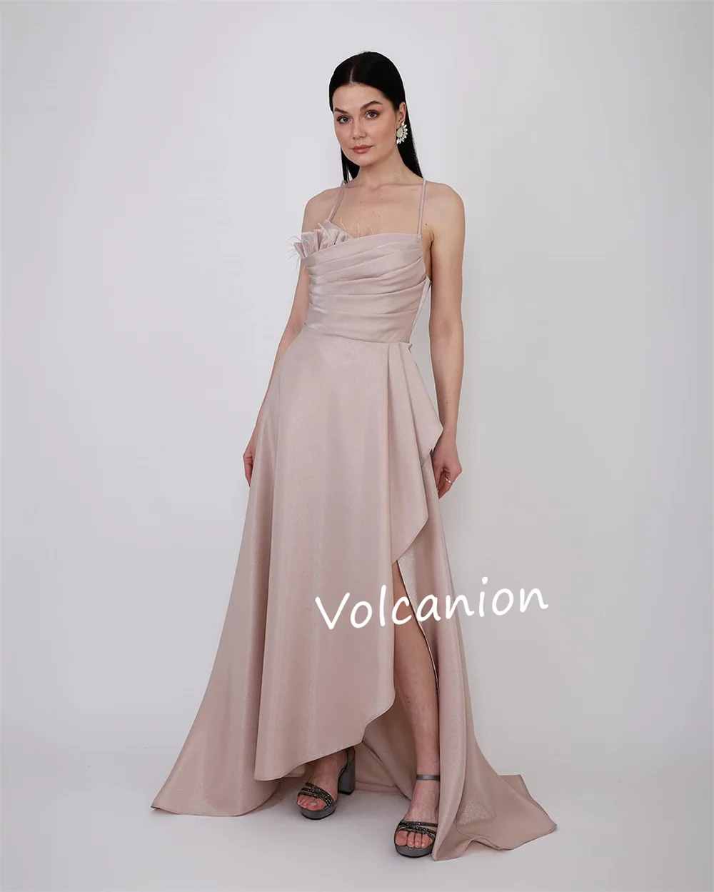 Nastro plissettato personalizzato A-line con cinturino per spaghetti Abiti lunghi Occasioni su misura Festa Elegante stile semplice e moderno