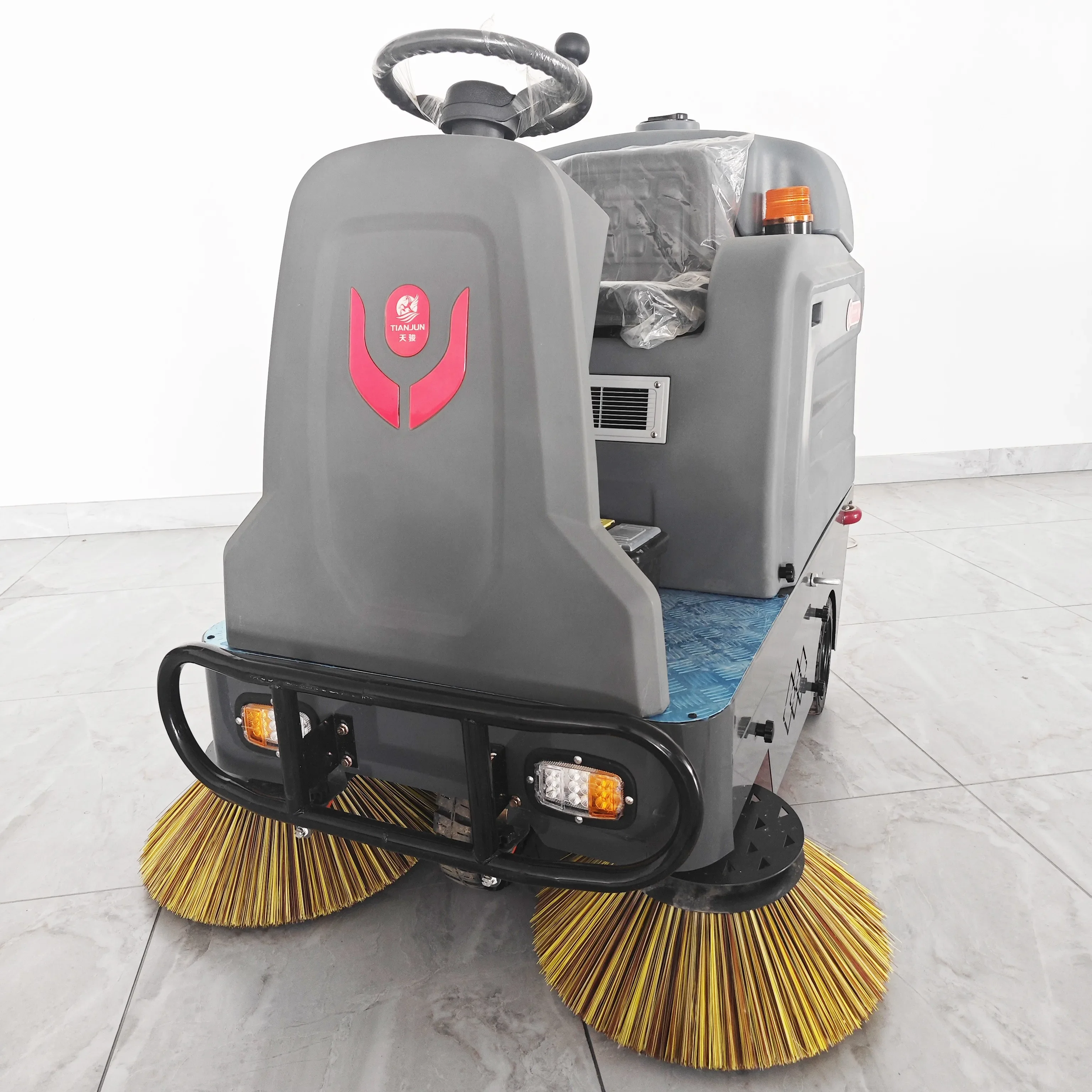 CleanHorse M3 ride on road industrial outdoor floor sweeper cleaning machine