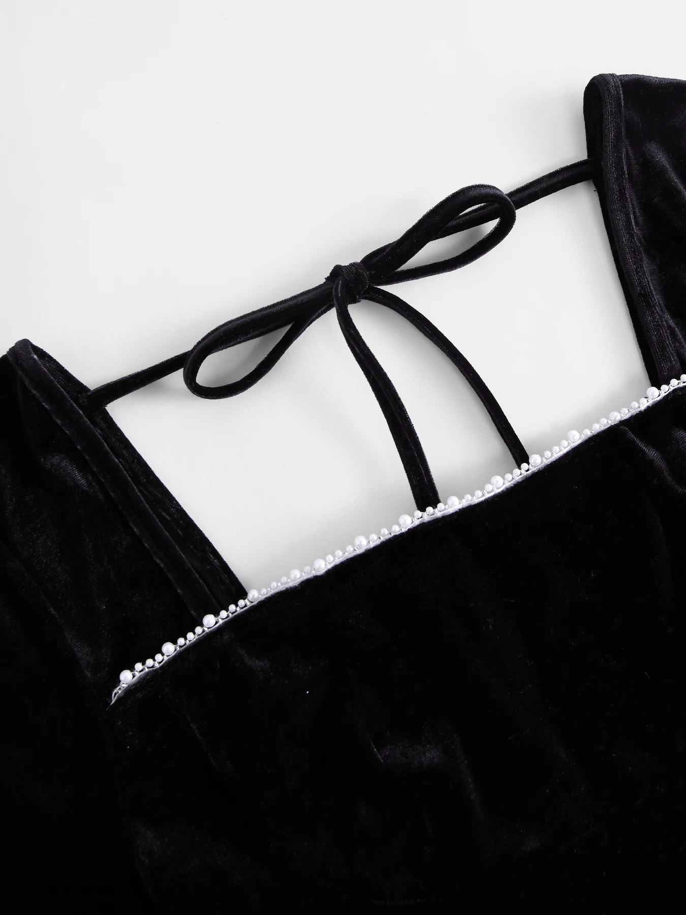 Damski Top na Wiosnę Lato 2025 Czarny Słodki Aksamit Kwadratowy Dekolt z Paskiem z Pereł Dopasowany Bez Pleców Elegancki Modny Streetwear Y2K