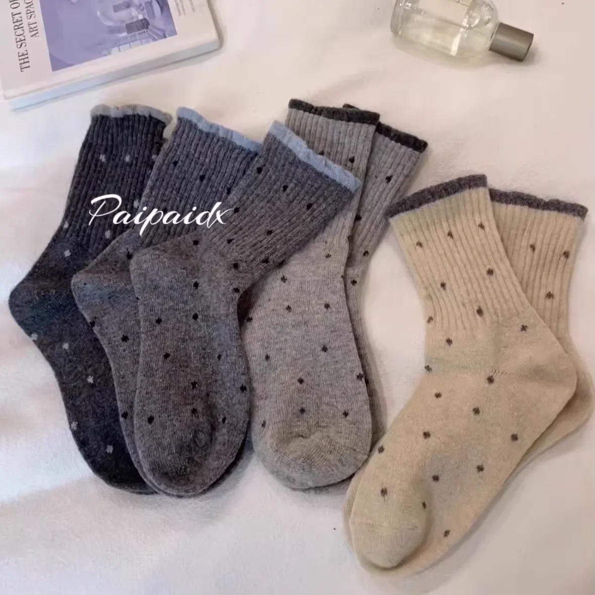 5 Pairs Women's Wave Dot Mid-Tube Velvet Socks Thick Insulation Warm Cozy Tube Socks for Spring Autumn Winter Multifunctional