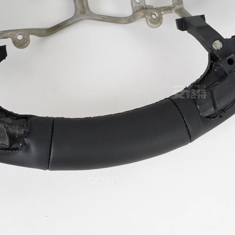 

Suitable for 2010-2016 Toyota Prado, Land Cruiser, and Tundra Full Leather Heated Steering Wheel Upgrade Kit