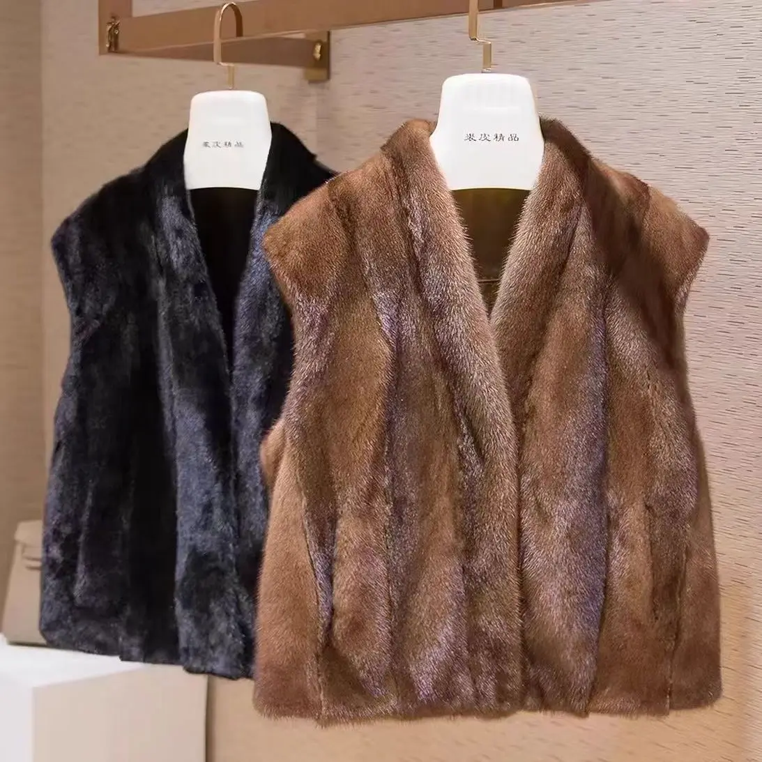 High-Quality Fur Vest Coat Female 2027 Autumn Winter Fashion New Mink Velvet Sleeveless Jacket Women Warm Waistcoat Outcoat Tops