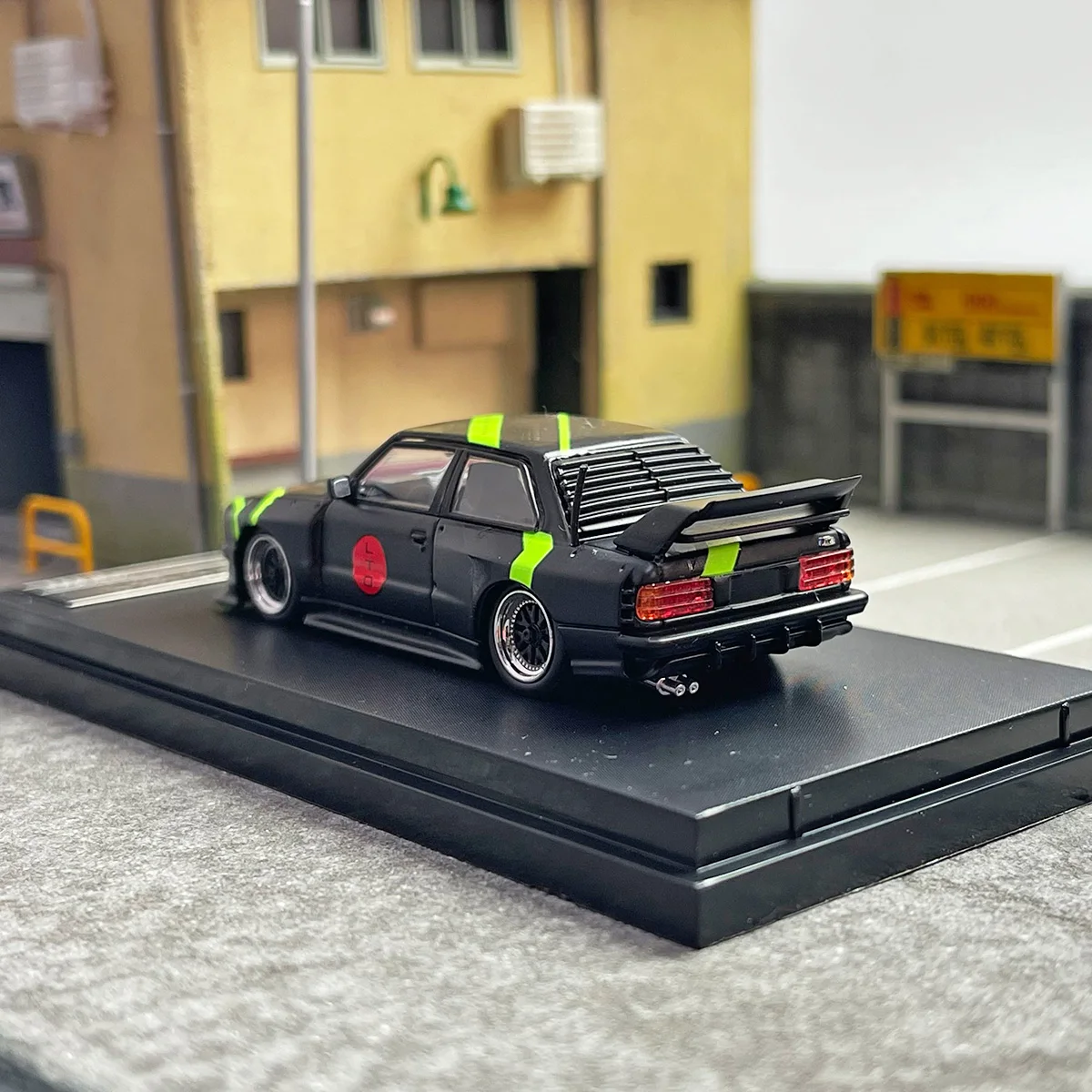 大人のためのダイキャスト合金レーシングスーパーカーモデル,クラシックコレクション,スケール1:64,高級スポーツ,お土産ギフト,静的ディスプレイ,e30