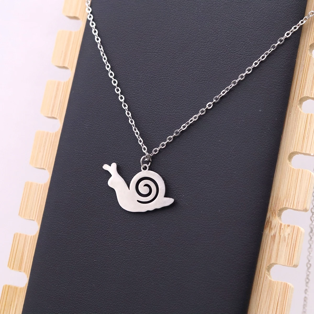 Kinitial Stainless Steel Cute Snail Pendant Necklace Animal Shape Chain Minimal Casual Daily Trend Jewelry Gift For Women