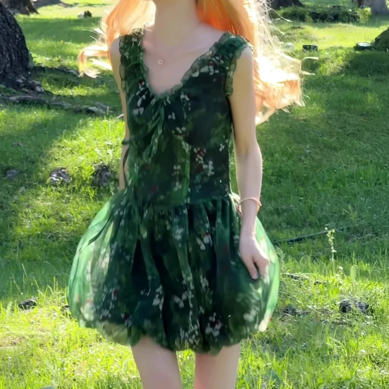 Minifalda verde de corte A para mujer, vestido Sexy con volantes de grano de madera y cuello en V, manga de burbuja, vestido Floral adelgazante que cubre la cintura, verano