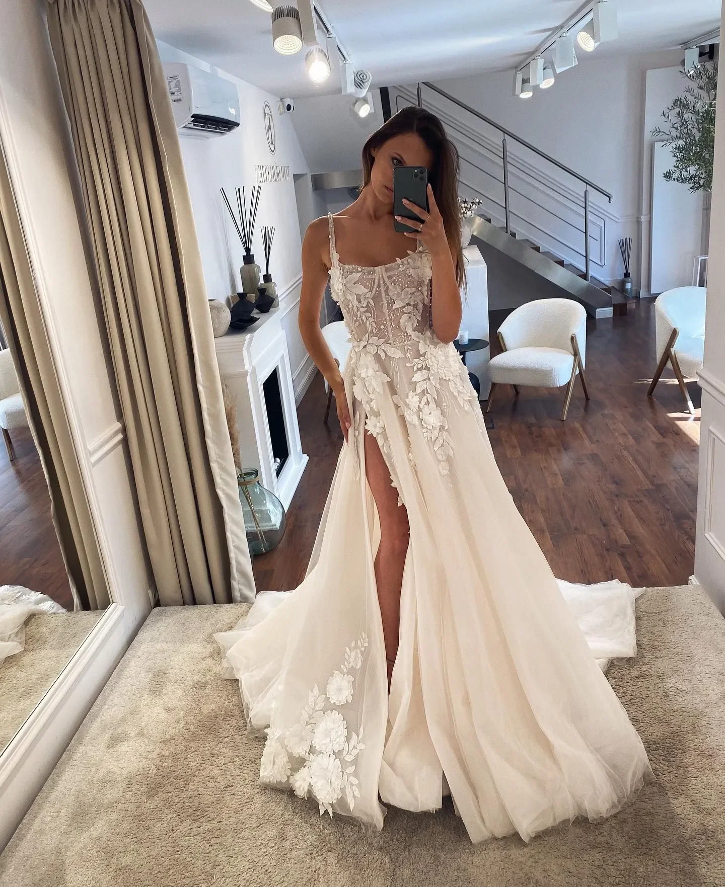 Robe de mariée italienne vintage A-Line, robe de mariée dos nu avec dentelle initiée, appliques en tulle, perle fendue, robe de designer pour patients