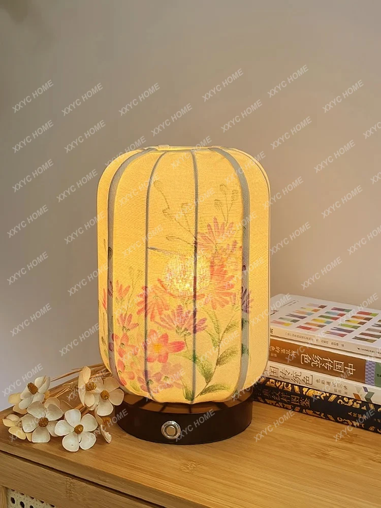 A Chinese Retro Living Room Study Classical Atmosphere Luminous Object Hand-painted Ornament