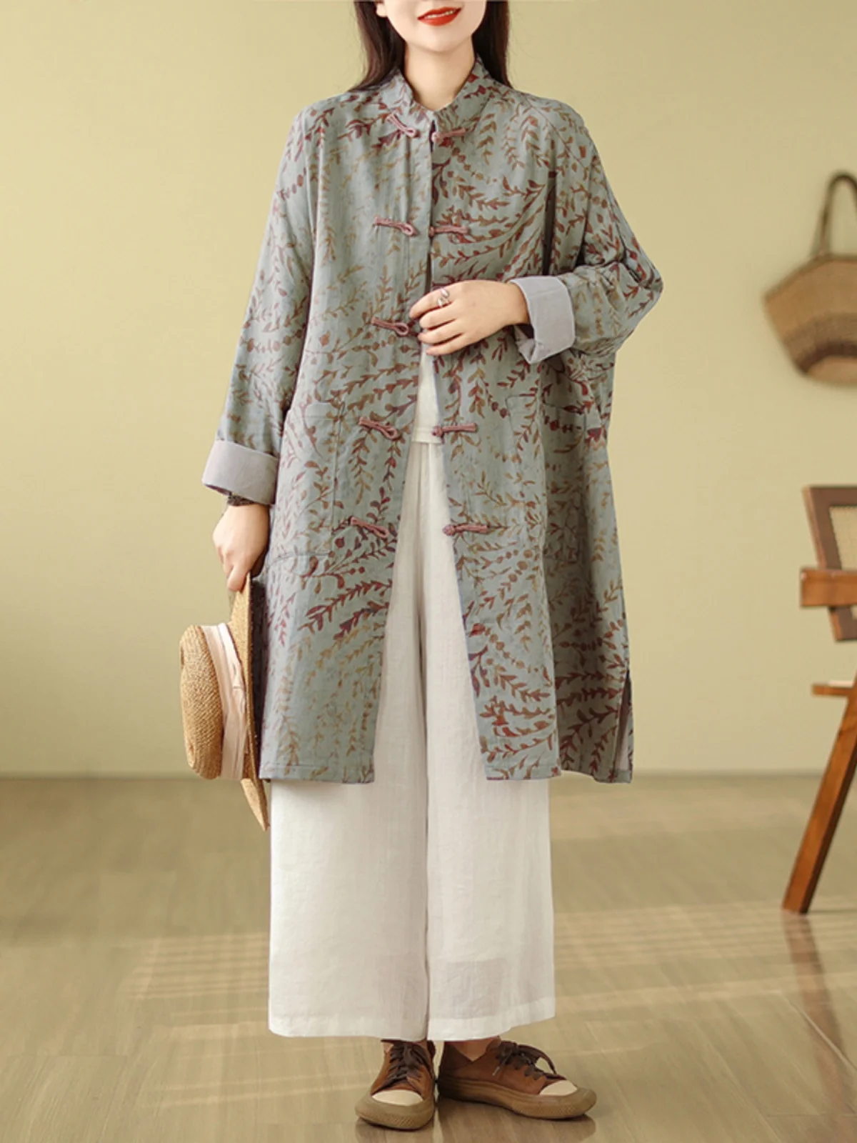 เสื้อโค้ทผู้หญิงสไตล์จีนแบบใหม่ ทรงหลวม แขนยาว ติดกระดุม ลายดอกไม้สไตล์วินเทจ สำหรับฤดูใบไม้ผลิ ไซส์ใหญ่