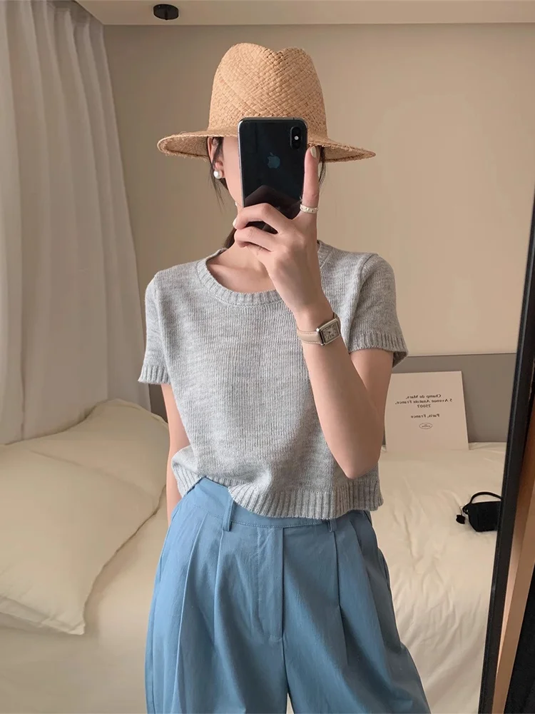 เสื้อถักทรงหลวมสไตล์ชิคสำหรับฤดูร้อน พร้อมลายปักตัวอักษร คอกลม ใส่ได้หลากหลาย เหมาะสำหรับสาวๆ