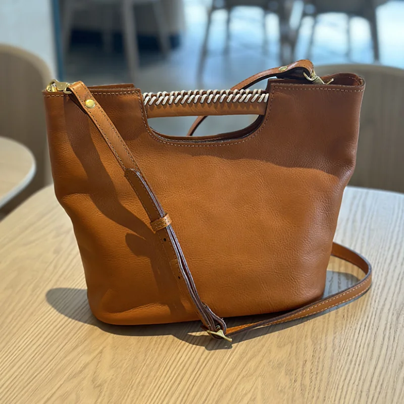 Black 2024 Autumn/winter new handmade women\'s bag vegetable tanned cowhide handbag Leather small bag retro crossbody bag