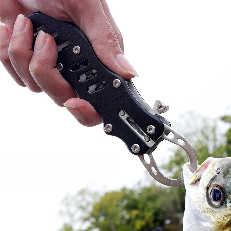 

New Outdoor Multifunctional Stainless Steel Fish Control Device Portable Fish Retrieval Belt Lost Hand Rope Hammer Fishing Tool
