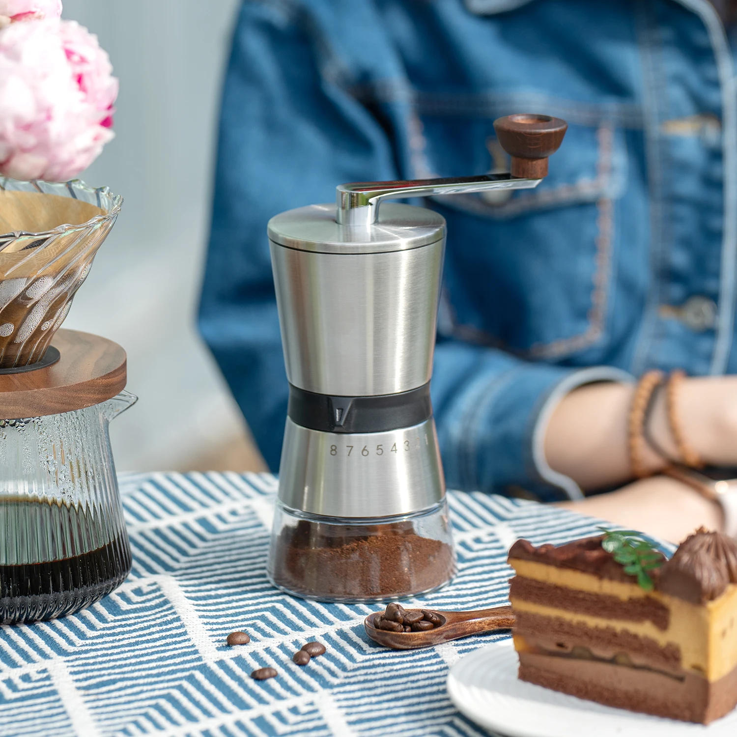 

Barista Accessories Manual 304 stainless steel hand coffee machine Multi-function coffee grinder Portable bean grinder Bakeware