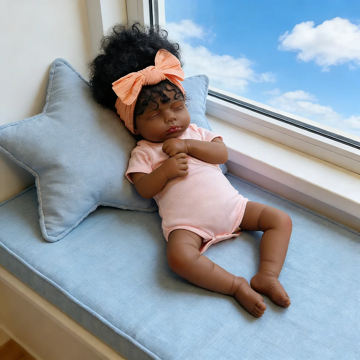 19 inch LouLou herboren pop donkere huid zacht stoffen lichaam, levensechte pasgeboren met meerdere lagen schilderen 3D huid handwortel krullend haar