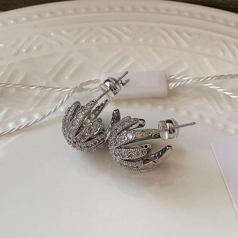 

New unique flower stud earrings luxury French floral sparkling ear pin accessory