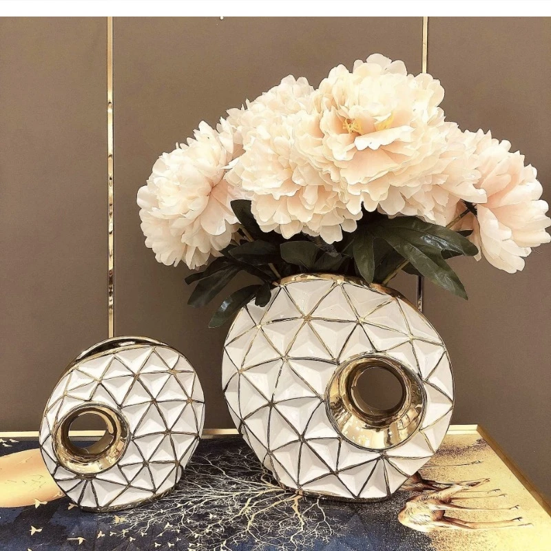 European home decor Electroplated gold ceramic vase living room decoration Hotel restaurant Light luxury handicrafts