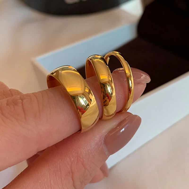 Tarnish Free 2mm 4mm 6mm Pierścionki ze stali nierdzewnej w kolorze złotym dla pań Minimalistyczne złote pierścionki dla kobiet Biżuteria Hurtownia